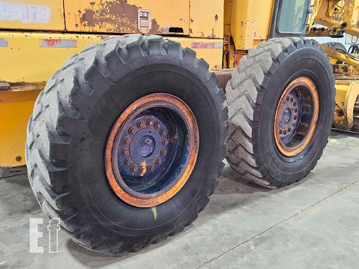 1979-deere-772a-image-26
