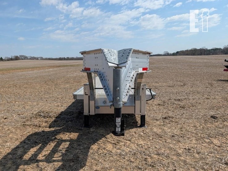 2013-crossman-gooseneck-trailer-image-2