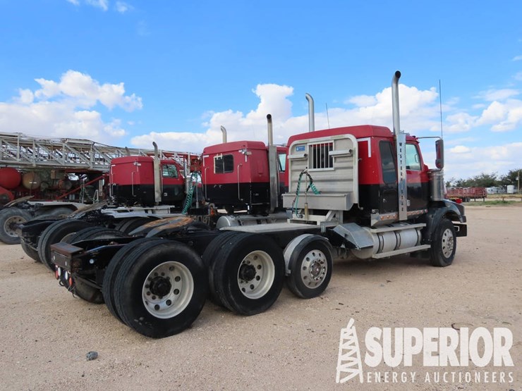 2009-western-star-4900-t/a-truck-tractor-w/pusher-axle-sleeper-image-3