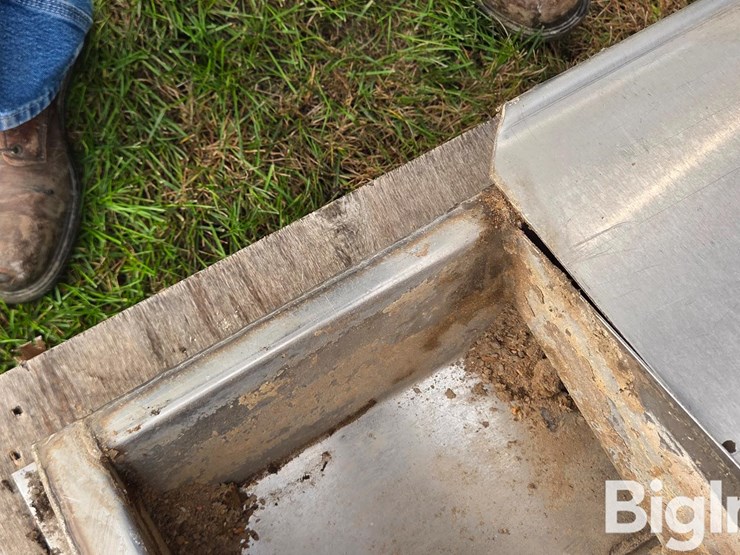 smidley-hog-bar-hog-waterer-image-14