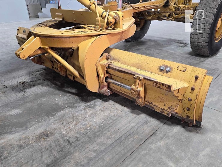 2001-caterpillar-140h-image-11