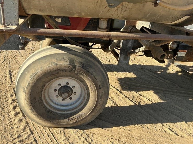 case-ih-7210-tractor-image-18
