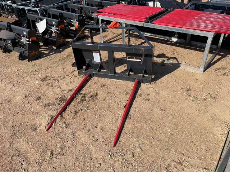 #4115-•-landhonor-skid-steer-bale-spear-attachment-image-1
