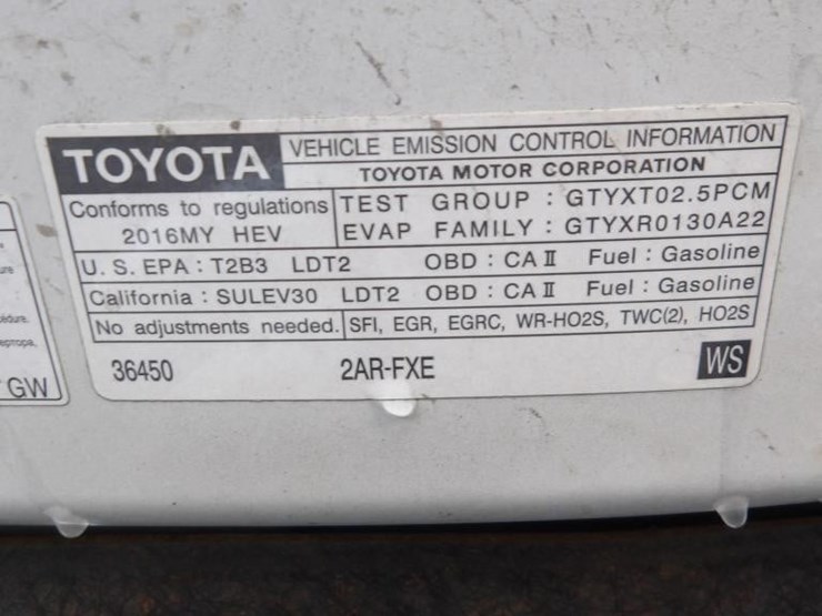 2016-toyota-rav4-xle-image-11