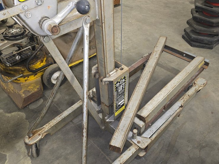 #30-•-vermette-10-12a-manually-operated-lift-cap-/-1,000-lbs.-/-center-load-image-2