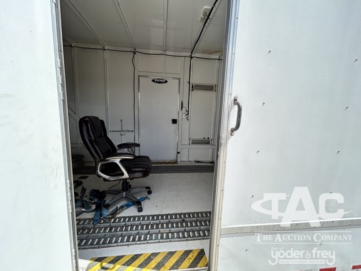 2015-tpd-trailers-cv8548tr-enclosed-car-hauler-gooseneck-trailer,-21,000#gvwr,-47'-box,-8'-interior-height,-mile-marker-pec8-winch,-equalizer-system.-image-5
