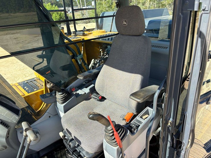 2022-john-deere-200g-excavator-(2,224-hours)-image-11