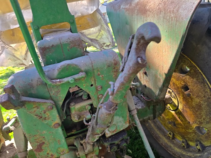 john-deere-3010-image-7