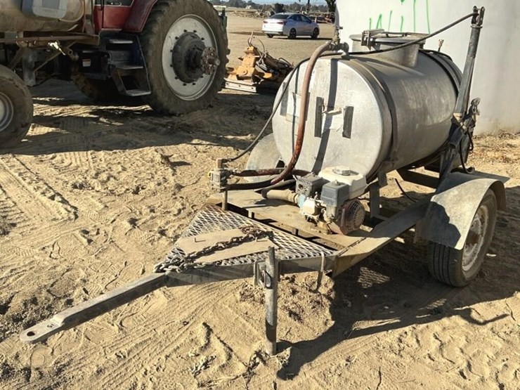 custom-250g-s.s.-mixing/spray-tank-trailer-image-1