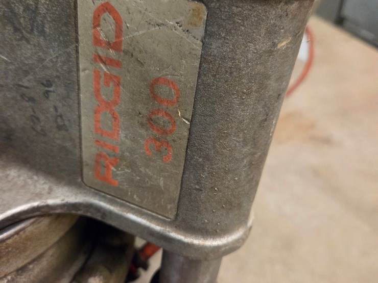 #38-•-rigid-300-pipe-threader-with-hand-truck-image-4