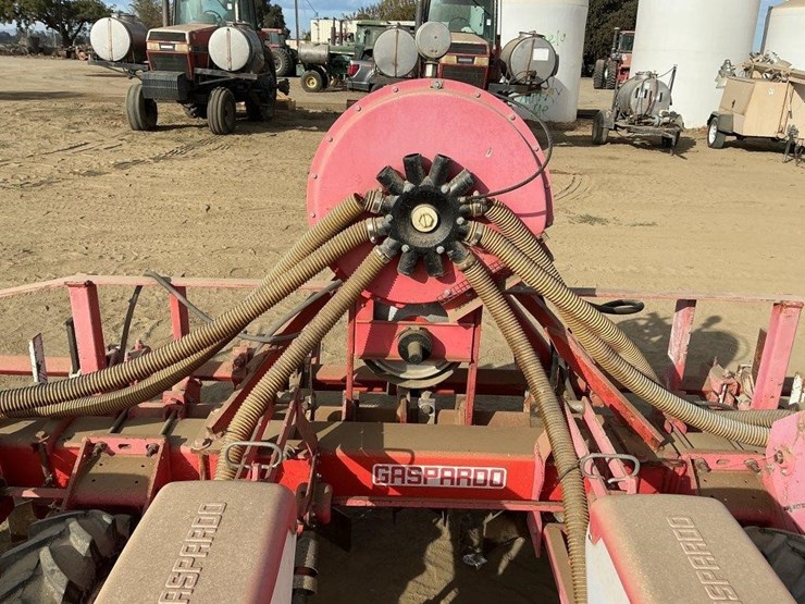 gaspardo-sp540-3-pt-6-row-30"-air-planter-image-14