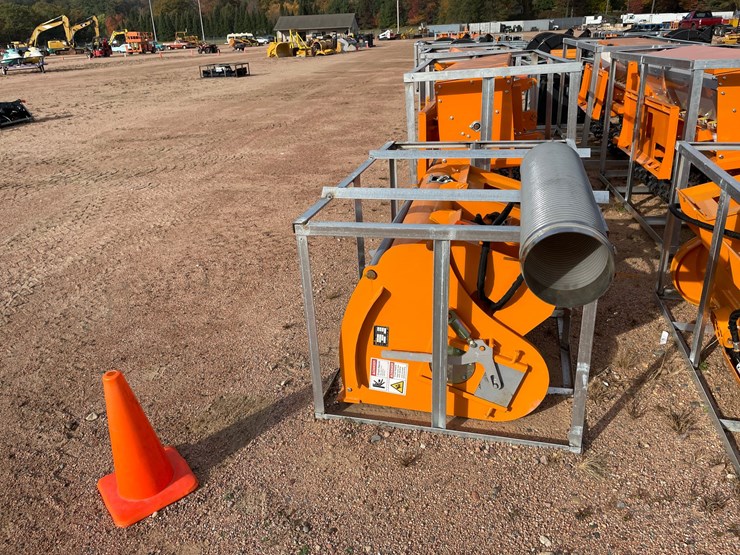 #4068-•-landhonor-double-discharge-concrete-mixer-attachment-image-2