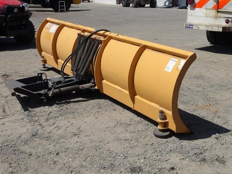 trackless-snow-plow-image-4
