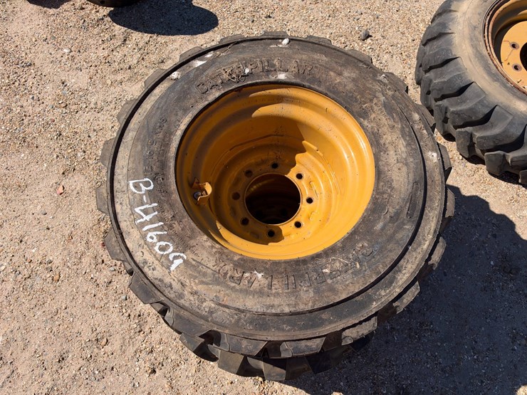 #41609-•-(2)-caterpillar-equipment-tires-image-3