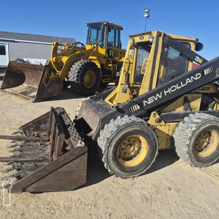 NEW HOLLAND L781