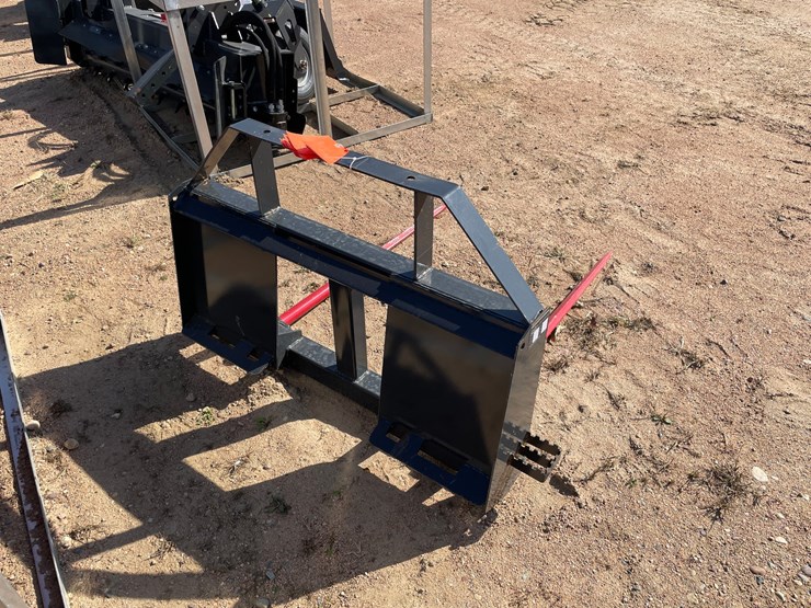 #4108-•-landhonor-bale-spear-frame-attachment-image-5