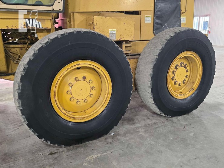 2001-caterpillar-140h-image-24