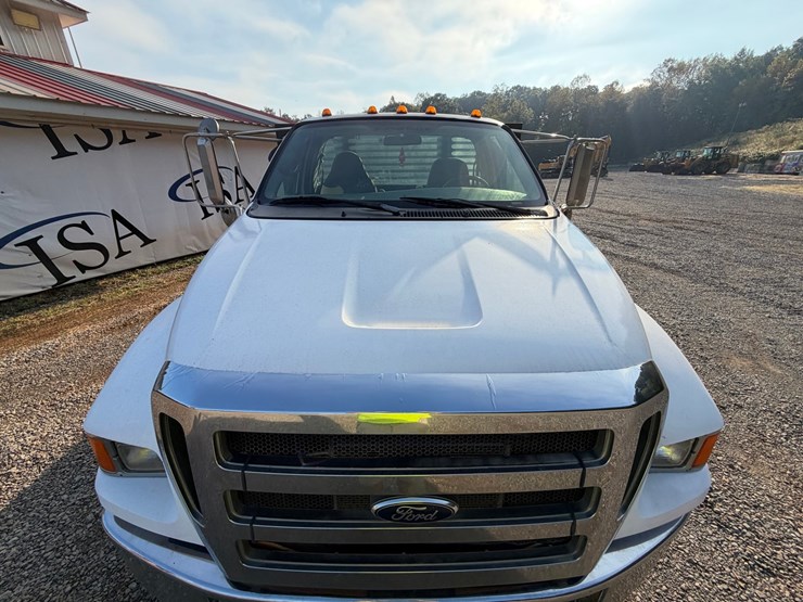 #4552-•-ford-f-650-flatbed-truck-image-9