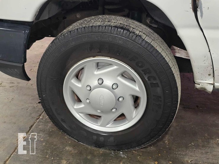 2013-ford-e250-image-17