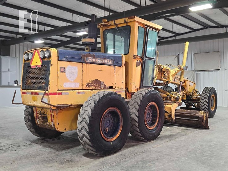 1979-deere-772a-image-3