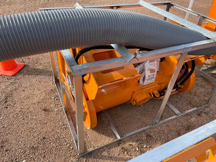 #4068-•-landhonor-double-discharge-concrete-mixer-attachment-image-4