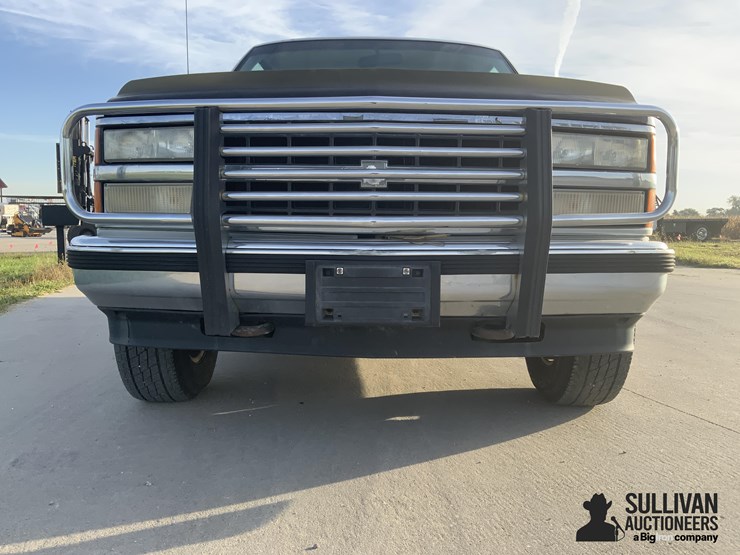 1993-chevrolet-silverado-gmt-400-k1500-4x4-extended-cab-pickup-image-9