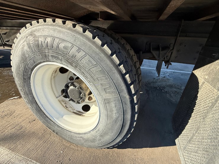 2009-international-durastar-4400-image-12