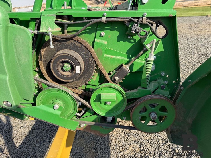 2021-john-deere-635f-header-image-14