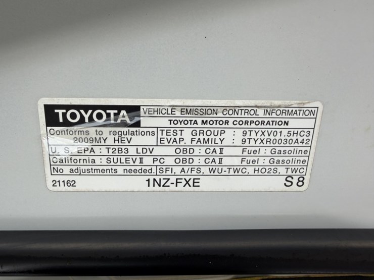 2009-toyota-prius-hybrid-sedan-image-15