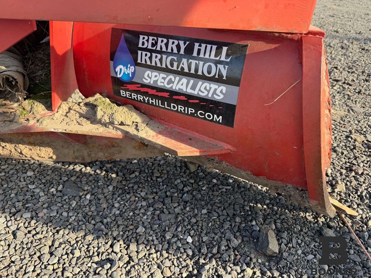 berry-hill-drip-plastic-mulch-layer-image-8