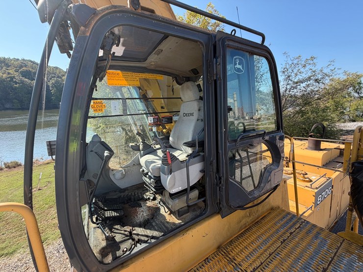 #4098-•-2015-john-deere-870g-lc-excavator-image-145