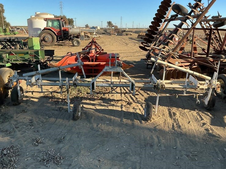 custom-25'-3-pt-fold-up-spray-bar-attachment-image-9