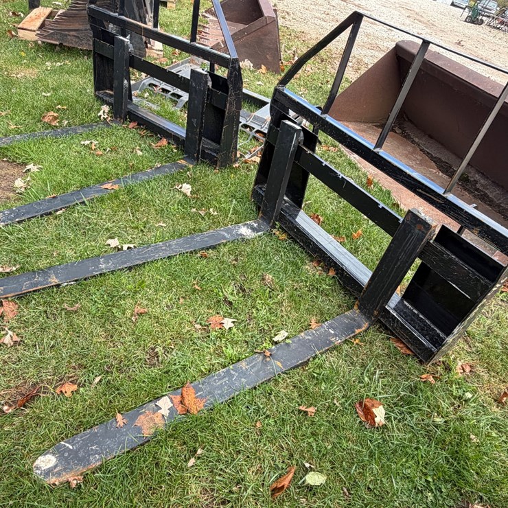 #8367 • Skid Steer Forks