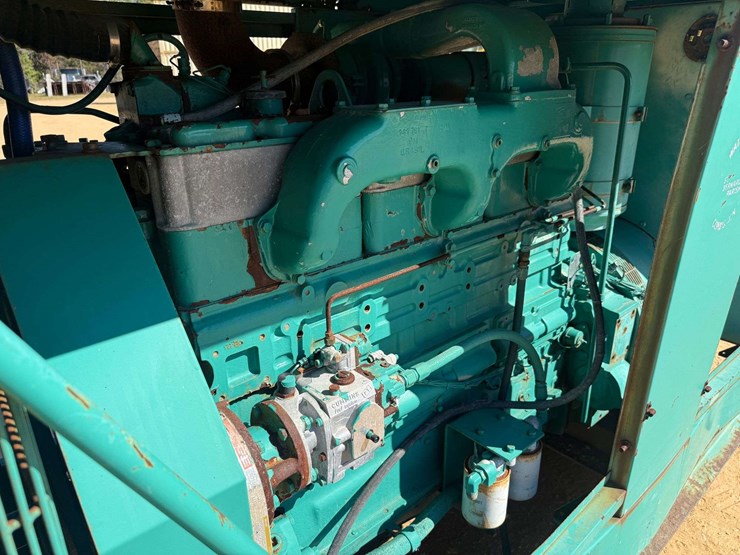 cummins-/-onan-250-kw-commercial-diesel-generator-(242-actual-hours)-image-13