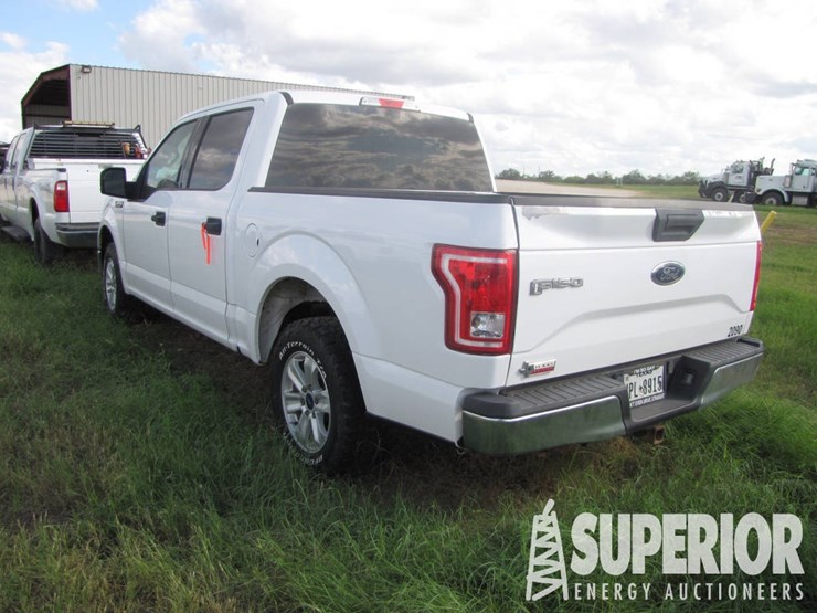 2017-ford-f-150-xlt-crew-cab-pickup-image-4