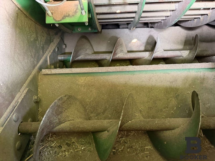 2012-john-deere-s670-combine-image-44