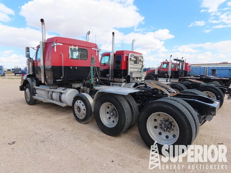 2012-western-star-4900-t/a-truck-tractor-w/pusher-axle-sleeper-image-4