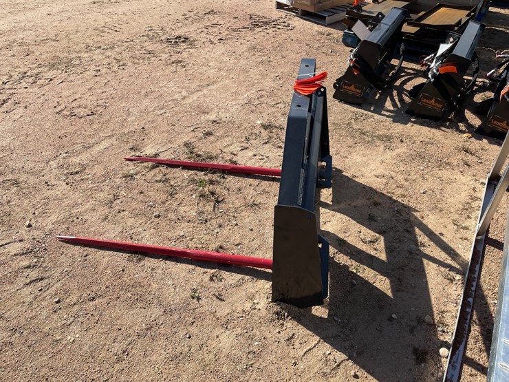 #4106-•-landhonor-bale-spear-frame-attachment-image-3
