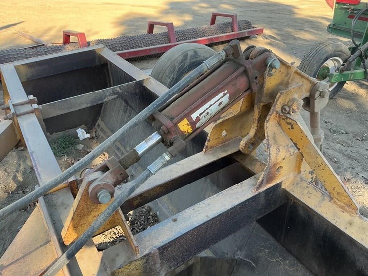 towner-12'-drag-box-scraper-image-9
