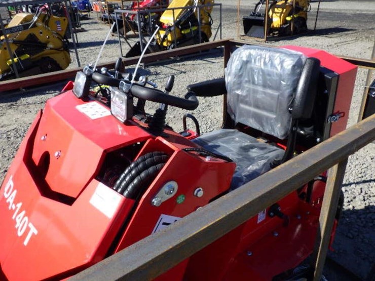 2026-agt-sda-140t-skid-steer-tracked-loader-image-13