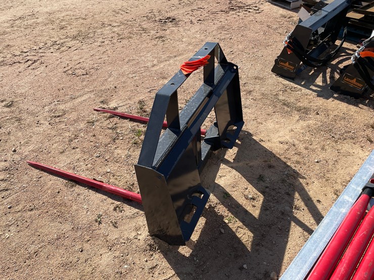 #4108-•-landhonor-bale-spear-frame-attachment-image-4