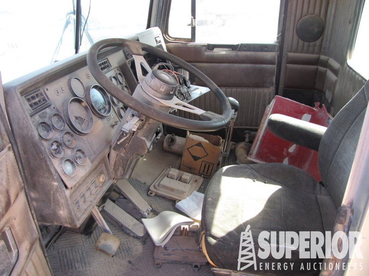 1994-kenworth-w900b-t/a-day-cab-truck-image-10