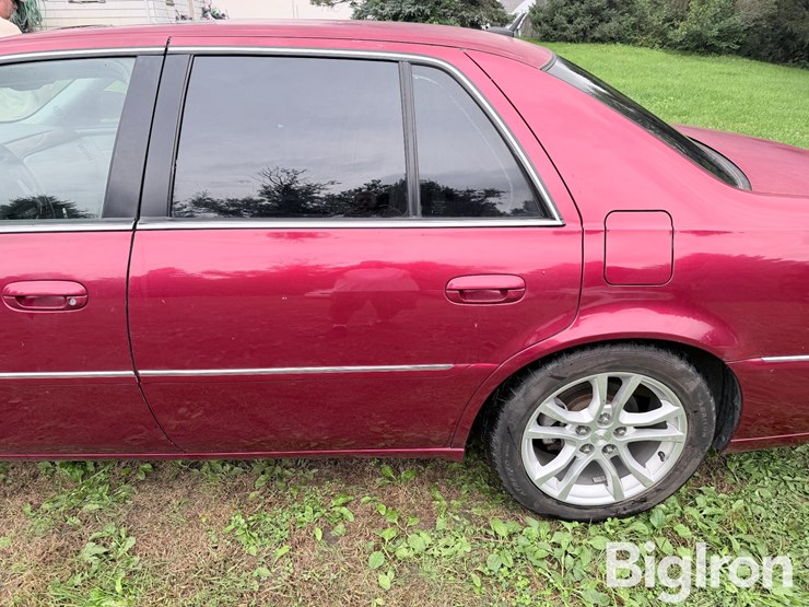 2008-cadillac-dts-performance-sedan-image-11
