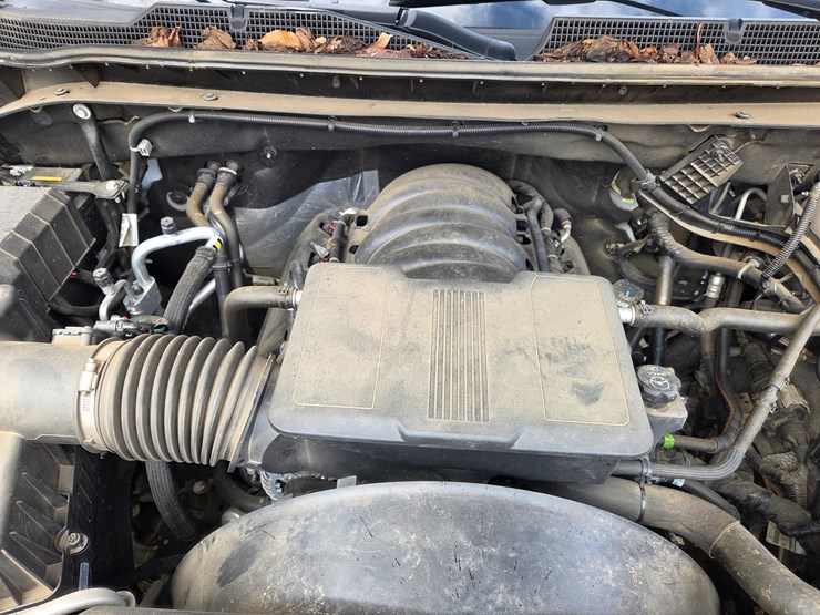 #6-•-2022-chevrolet-2500-service-truck-/-vin:-1gbowle71nf140105-/-68.050-image-33