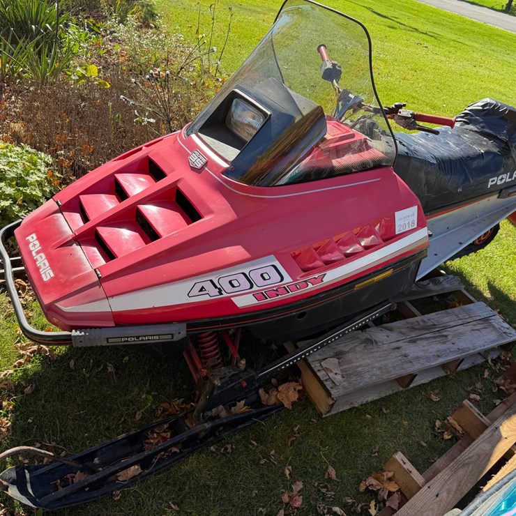 #8395 • Polaris Indy 400 Snowmobile