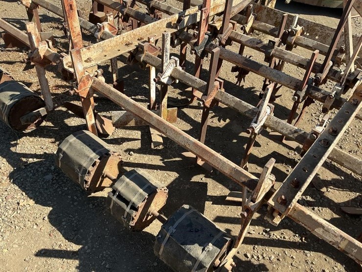 custom-3-pt-3-row-60"-cultivator-image-11