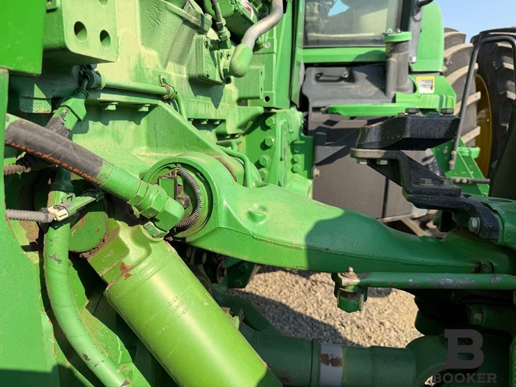 2011-john-deere-8335r-tractor-image-20