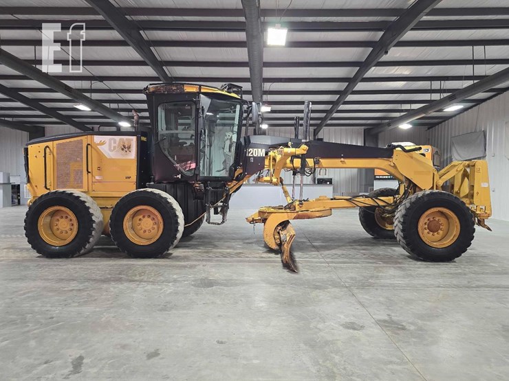 2009-caterpillar-120m-image-6