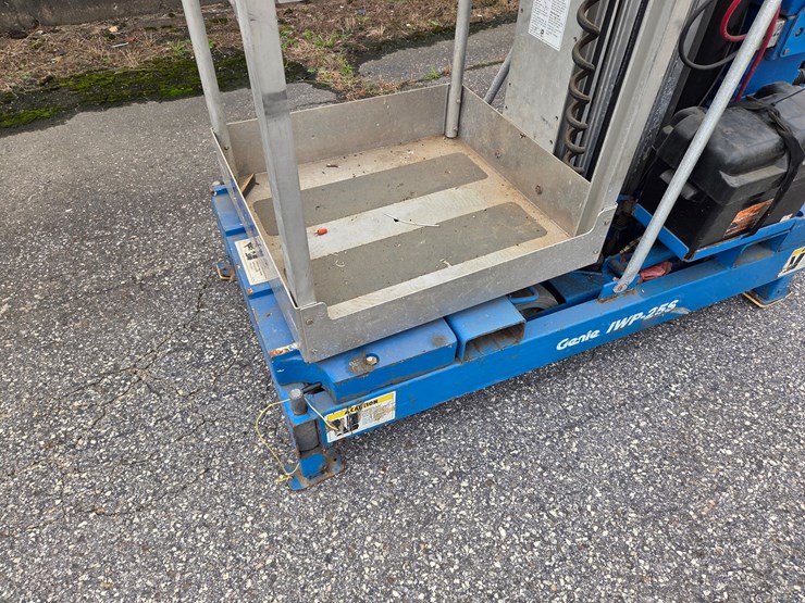 #14-•-genie-portable-lift-/-model:-twp-255-/-hours-not-known-image-12