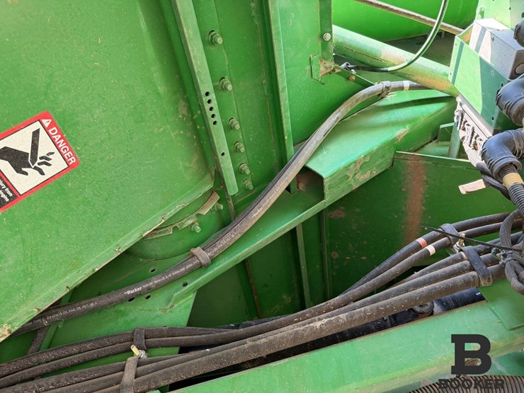 2012-john-deere-s670-combine-image-39